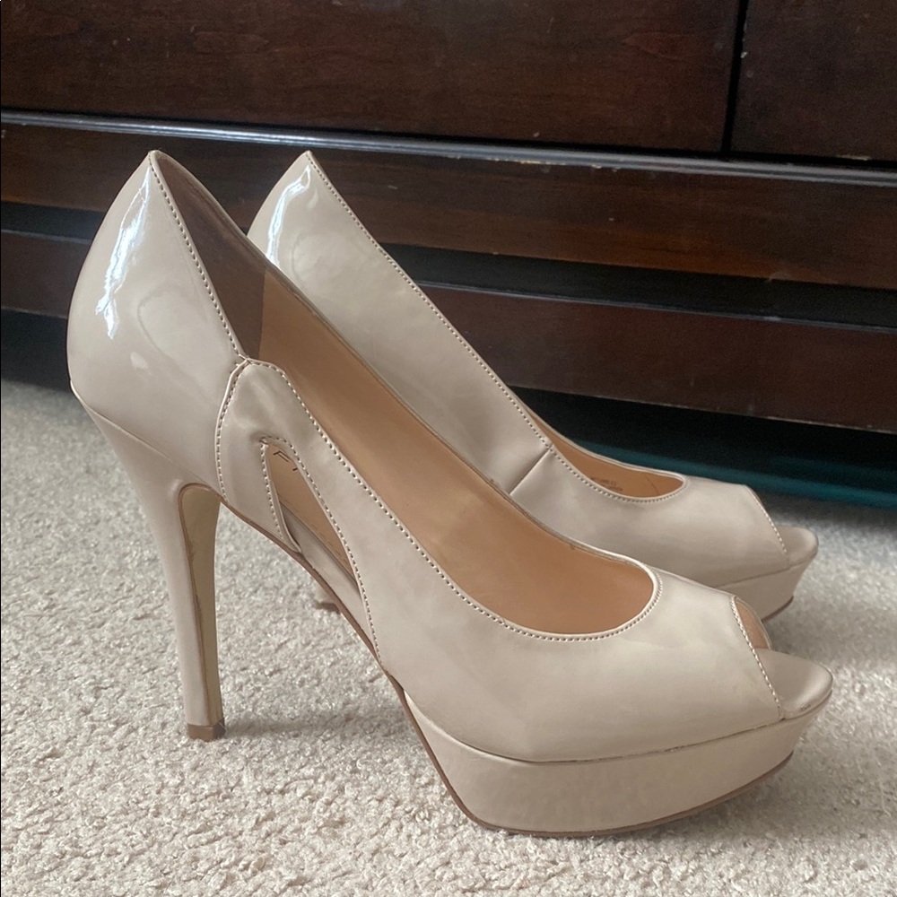 Marc Fisher Size 8 1/2 Tan Cream Platform High Heel Shoes
